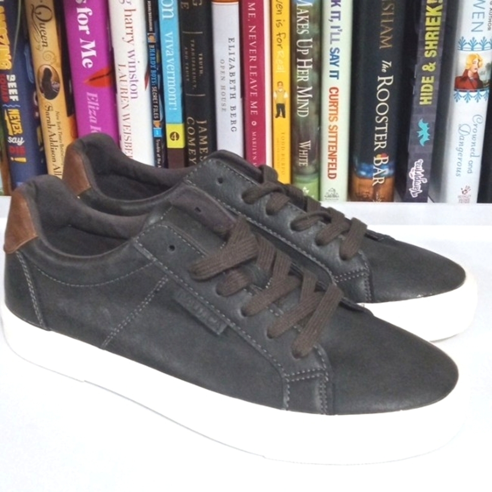 NAUTICA DARK GRAY BROWN LOW TOP LACE UP SNEAKERS SIZE 8.5 NWT